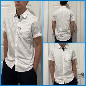 Red white and blue striped Levi’s button up shirt size medium NEW